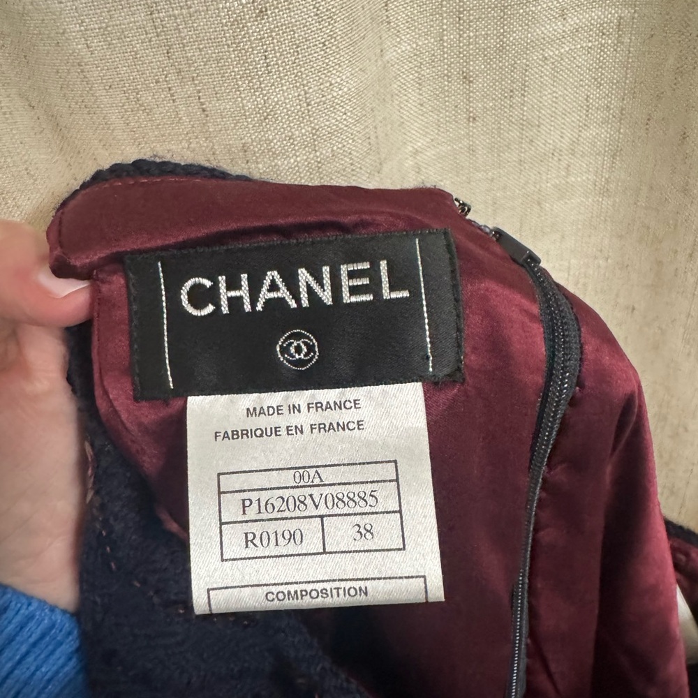 CHANEL 00A Navy Wine Sequin Tweed Skirt Size 38 - Picture 7 of 7